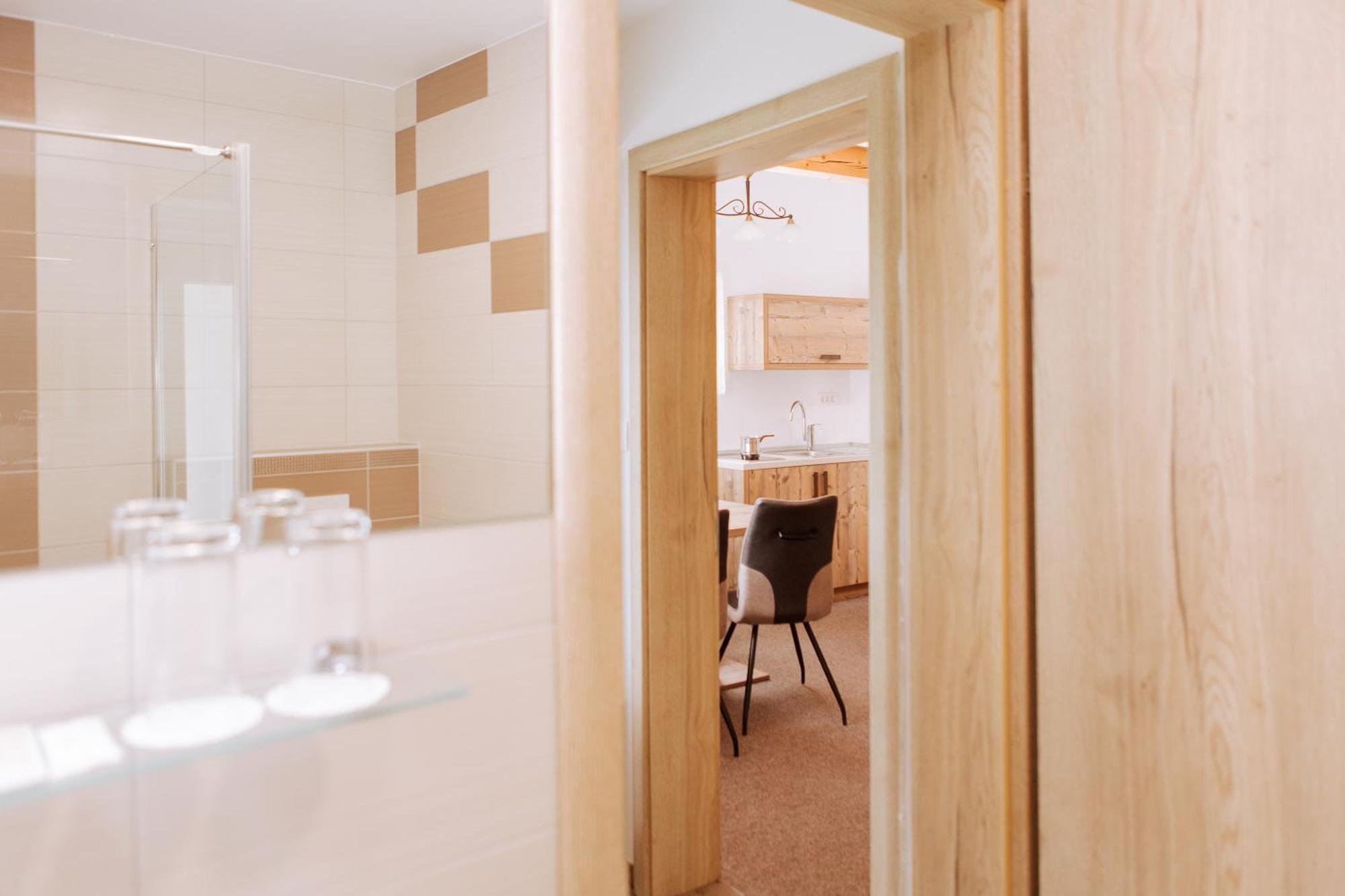 Gostisce Krivograd Hotell Prevalje Rom bilde